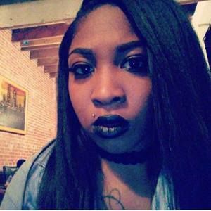 Meet your Posher, Raynette